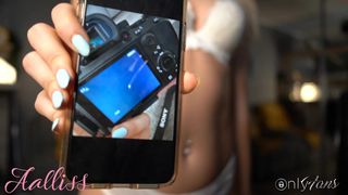 aalliss wicked girl fingers her shaved holes