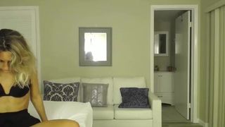 freaky_passion flexible chick heartily exercises its holes