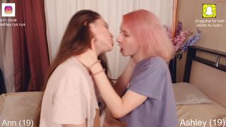 anna_mariia played with tits