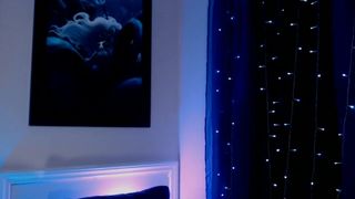 AnnaMolli  manyvids gorgeous slut gives big boobs