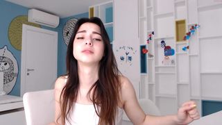 stiret naughty bitch fucks pussy