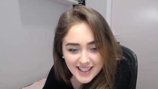 silvia_ami passionate skin jumps on a dildo