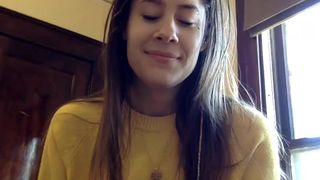 lala_nibbles seductive babe shows boobs