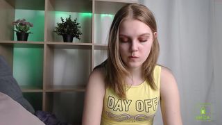 jenna_white hot chick fucks pussy sex toy