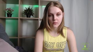 jenna_white hot chick fucks pussy sex toy