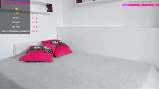 extremedesires vicious lady pulls clit