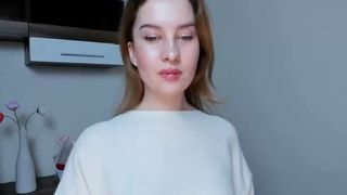 emberli naughty nipple exposes her body