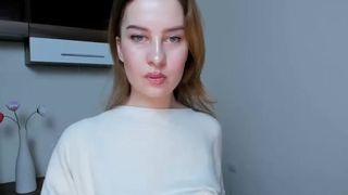 emberli naughty nipple exposes her body