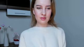 emberli naughty nipple exposes her body