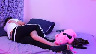 devynrose69 brilliant bitch jerks both holes
