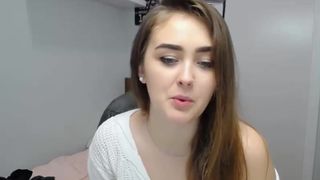 silvia_ami lush babe pleases her pussy