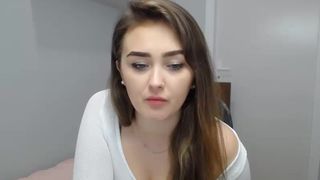 silvia_ami whore model pulls pussy