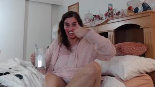 lalaisallbad graceful babe gently masturbates pussy