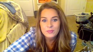 ky_lynn  cam girl  masturbates shaved vagina