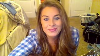 ky_lynn  cam girl  masturbates shaved vagina