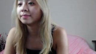 ji_yeon the shrewd slut masturbates pussy with a phallus