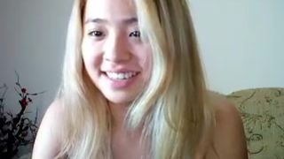 ji_yeon cute mare posing in lingerie