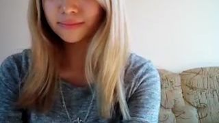 ji_yeon skillful slut jerks off