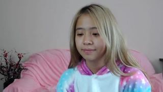 ji_yeon Fair-haired beauty