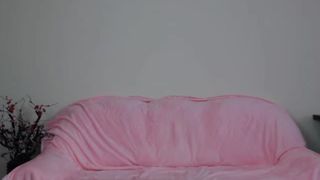 ji_yeon desired woman fucks herself with fingers