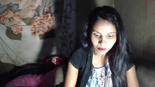 indiantwilight92 naughty slut fucks anus phallus