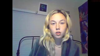 high_angel cute female fucking herself with phallus