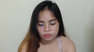 exotiq_gurl20 luxurious lady gently masturbates pussy