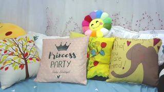 chinese_princess ardent devil masturbates cunt