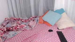 anna_price pretty hottie fucks herself