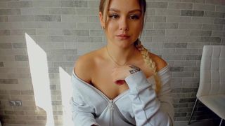 your_angel_jade mature confused masturbates shaved pussy