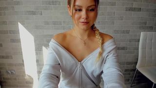 your_angel_jade mature confused masturbates shaved pussy