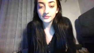 yellaa4 naughty brunette seduces with big booty