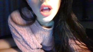 yellaa4 plump bitch massages nipples