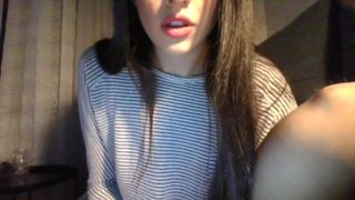 yellaa4 naughty slut fucks pussy