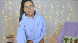 vikki_walker beauty in stockings fucks with phallus