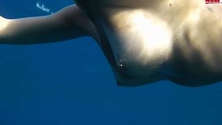 Sexy-Engel Blanke Titten im String