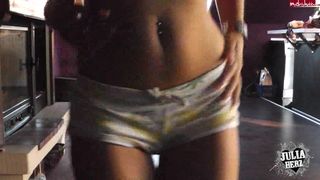 Julia-Herz Ich shake meinen s????en Knackarsch