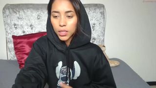 amyjohanson_ whore chick caresses shaved cunt