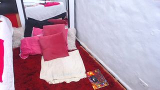 pleasing_daddy_ sexy slut shows a gorgeous body