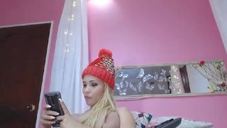 natashaa babe in stockings fucking in her pussy