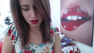 deisy_doll passionately teasing the clitoris