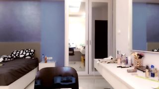 cn_alice bitch rubs pussy handle