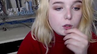 joi_avery gorgeous lady caresses pussy