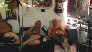 win2win elegant slut caresses shaved cunt