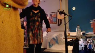 win2win obnoxious mare fucks clit fingers