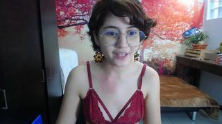 lola_lolaml naked cutie pulls pussy