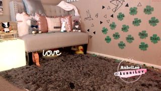 aubrilee busty babe posing naked