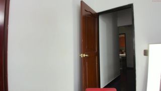 xhxoxtxsxex red-haired babe caresses pussy