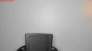 sugar_troubl3 shy babe pulls shaved pussy