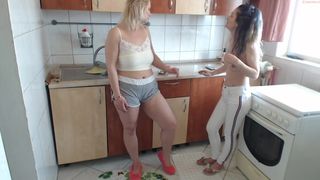 iuliana32 graceful slut dancing in stockings